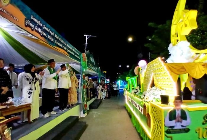 Ribuan Masyarakat Antusias Saksikan Pawai Takbiran