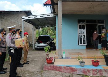 Dinsos Seruyan Berikan Bantuan Untuk Pasien Isoman