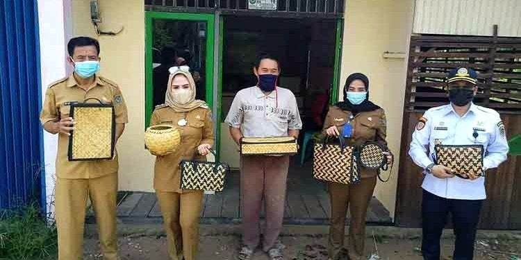 Hj Iswanti Promosikan Produk UMKM Seruyan Lewat Medsos