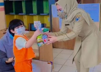 Wabup Seruyan Kunjungi Sekolah Yang Laksanakan PTM Terbatas