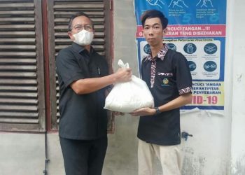 Peduli Masyarakat Terdampak Banjir, Ratusan Paket Sembako Dan Nasi Bungkus di Salurkan