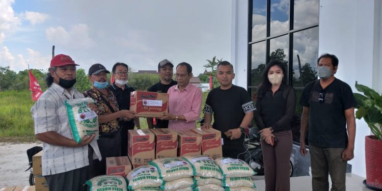 DPD PDI Perjuangan Kalteng Salurkan Bantuan Untuk Korban Banjir