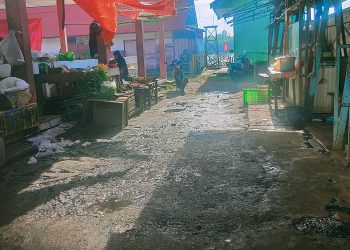 Pedagang Keluhkan Kondisi Jalan Pasar SAIK Kuala Pembuang