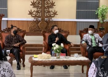 Walikota Tanggapi Keluhan Tenaga Pengajar Kota Palangka Raya