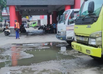 Jalan Pasar SAIK Kuala Pembuang Perlu Perbaikan