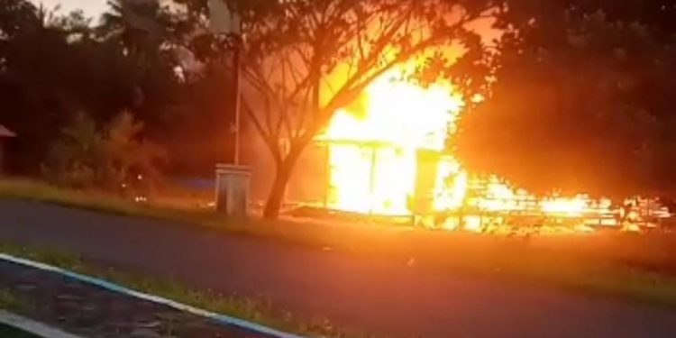 Satu Rumah di Desa Sungai Bakau Ludes Diamuk Si Jago Merah