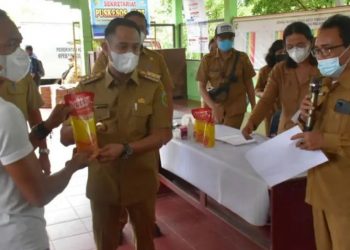 Walikota Palangka Raya Tinjau Pelaksanaan Operasi Pasar