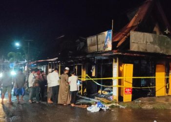 Jago Merah Lahap Satu Kios Enam Pintu