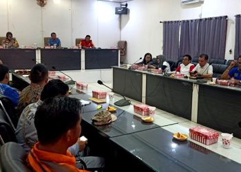 (Rakoor) Bersama Dinas Instansi Menetapkan Status Tanggap Darurat Bencana Banjir Di Barut