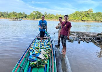 PT MPG Serahkan Bantuan Kepada Kepala Desa Pendreh Dan Kepala Desa Karamuan