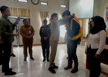 Tingkatkan Kompetensi Kerja, Pj Bupati Lepas Peserta Pemagangan Dalam Negeri