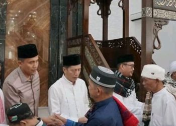 Pj Bupati Barut Laksanakan Sholat Idul Adha 1445 Hijriah di Masjid Islamic CHM