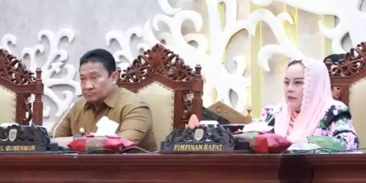 Fraksi-Fraksi DPRD Kalteng Sampaikan Pandangan Umum Terhadap Dua Raperda