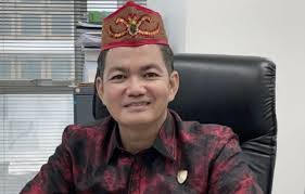 Bantu Petani Untuk Stabilkan Harga Karet dan Rotan