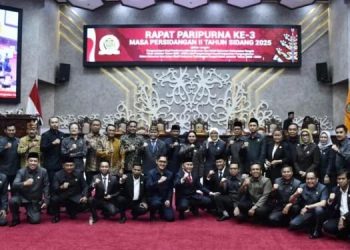 DPRD Kalteng Gelar Rapat Paripurna Usul Pemberhentian Gubernur dan Wakil Gubernur untuk Pengesahan Masa Jabatan 2025-2030.