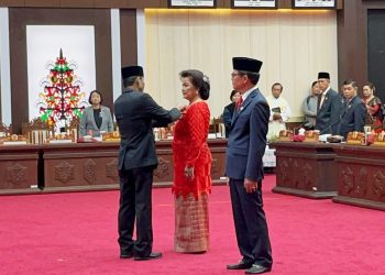 Dua PAW DPRD Kalteng Dilantik
