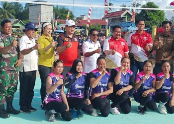 Bupati Murung Raya Bangun Lapangan Voli dan Rehap Gedung Bulu Tangkis di Muara Laung 1