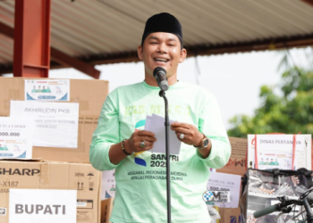 Jalan Sehat Meriah Peringati Hari Santri Nasional 2025 di Puruk Cahu