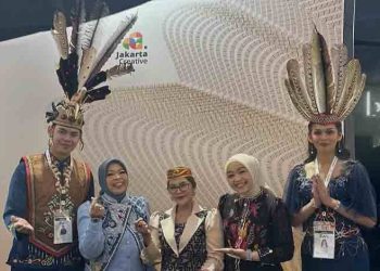 Kalteng Tampil Memukau di Jakarta Fashion Week