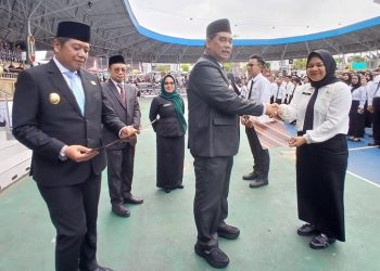 Serahkan SK PPPK Paruh Waktu, Bupati Ingatkan tentang Amanah Dalam Menjalankan Tugas